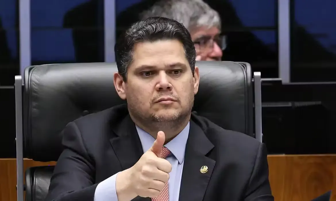 PEC da Escala 6x1 Entrará na Pauta do Senado na Próxima Semana, Anuncia Davi Alcolumbre
