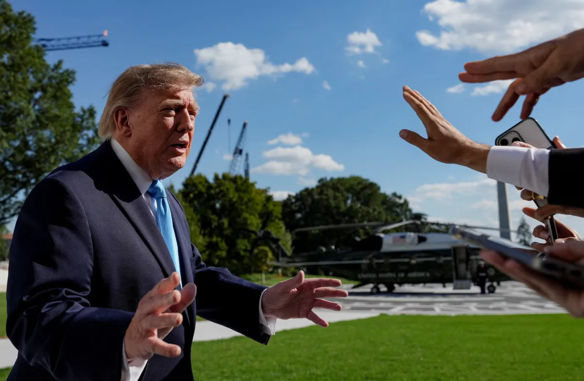 A cruzada de Donald Trump para rebatizar a inteligência artificial como 'superinteligência'