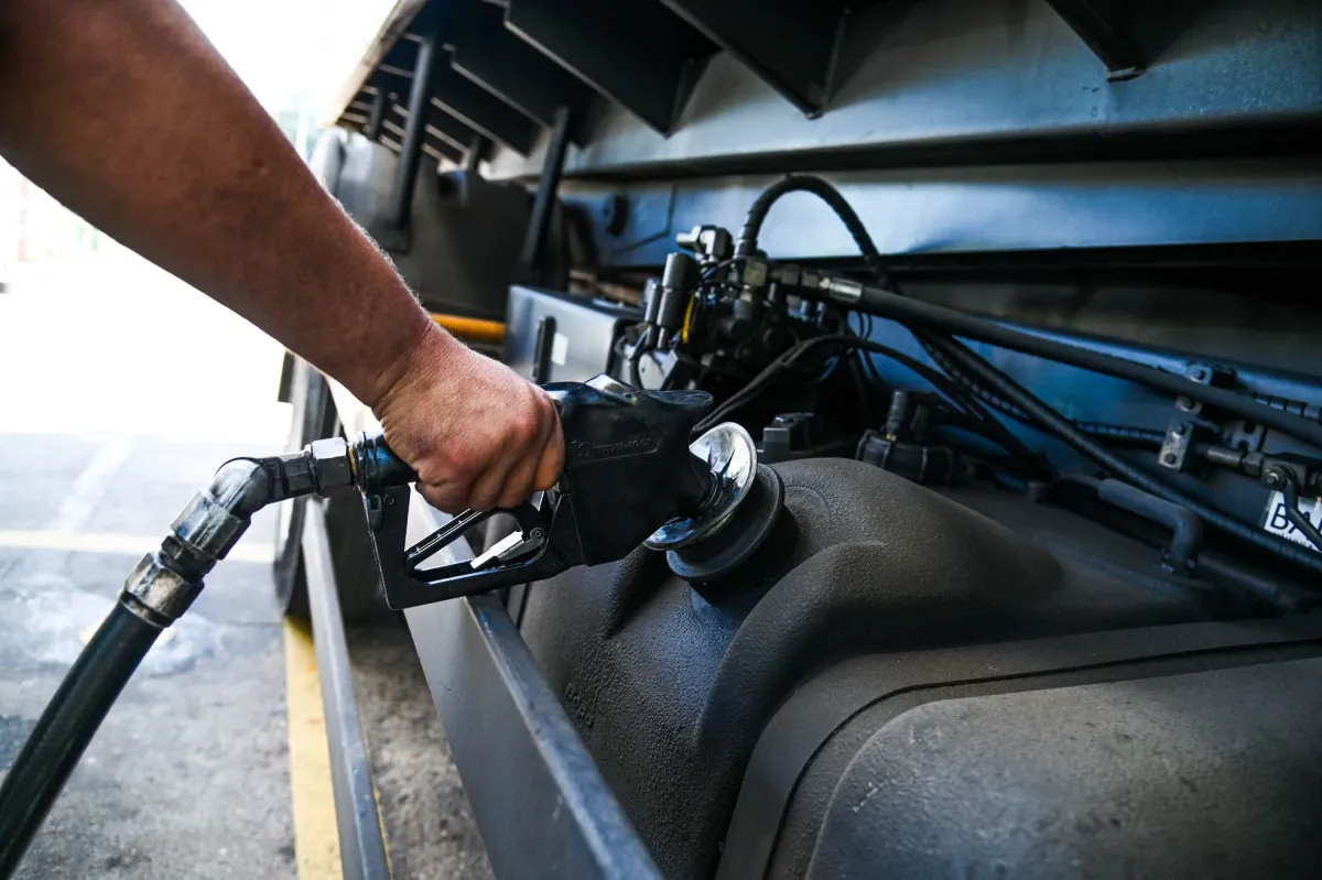 Conflitos no Oriente Médio impactam estoques de diesel e preocupam agricultores gaúchos