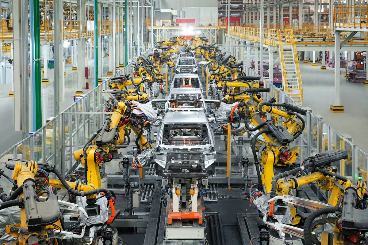 Como o avanço de montadoras chinesas e da BYD redesenha a indústria automotiva brasileira