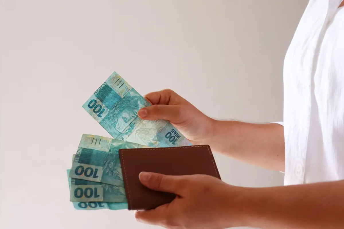 Número de superendividados no Brasil cresce 75% em cinco anos, aponta Banco Central